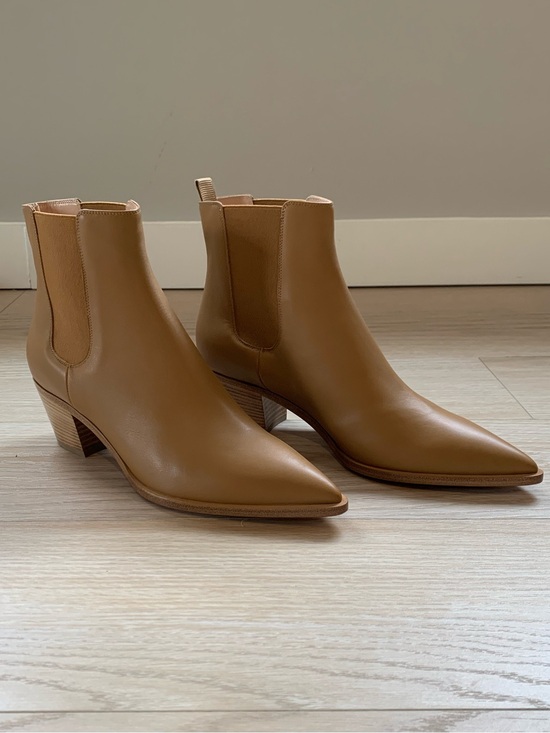 Gianvito Rossi Shoes - Gianvito Rossi Romney Pointed Toe Tan Chelsea Leather Ankle Boots NWT Size 40 IT